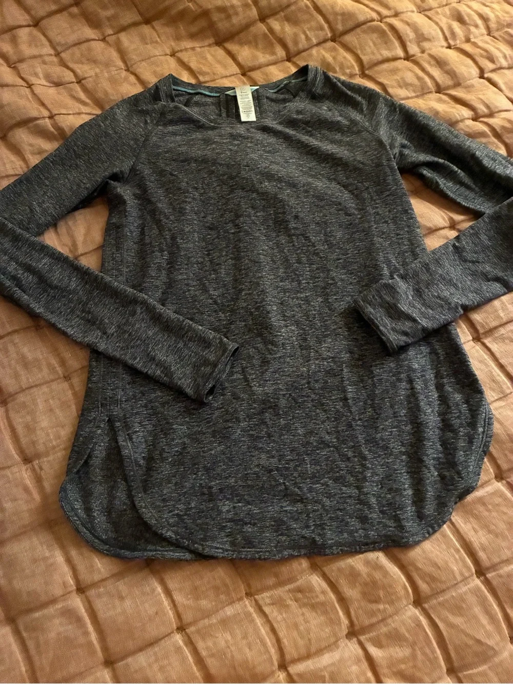 Ivivva girls size 14 grey long sleeve athletic top